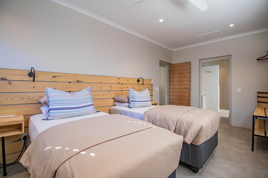 6 Bedroom Property for Sale in Seaside Longships Western Cape